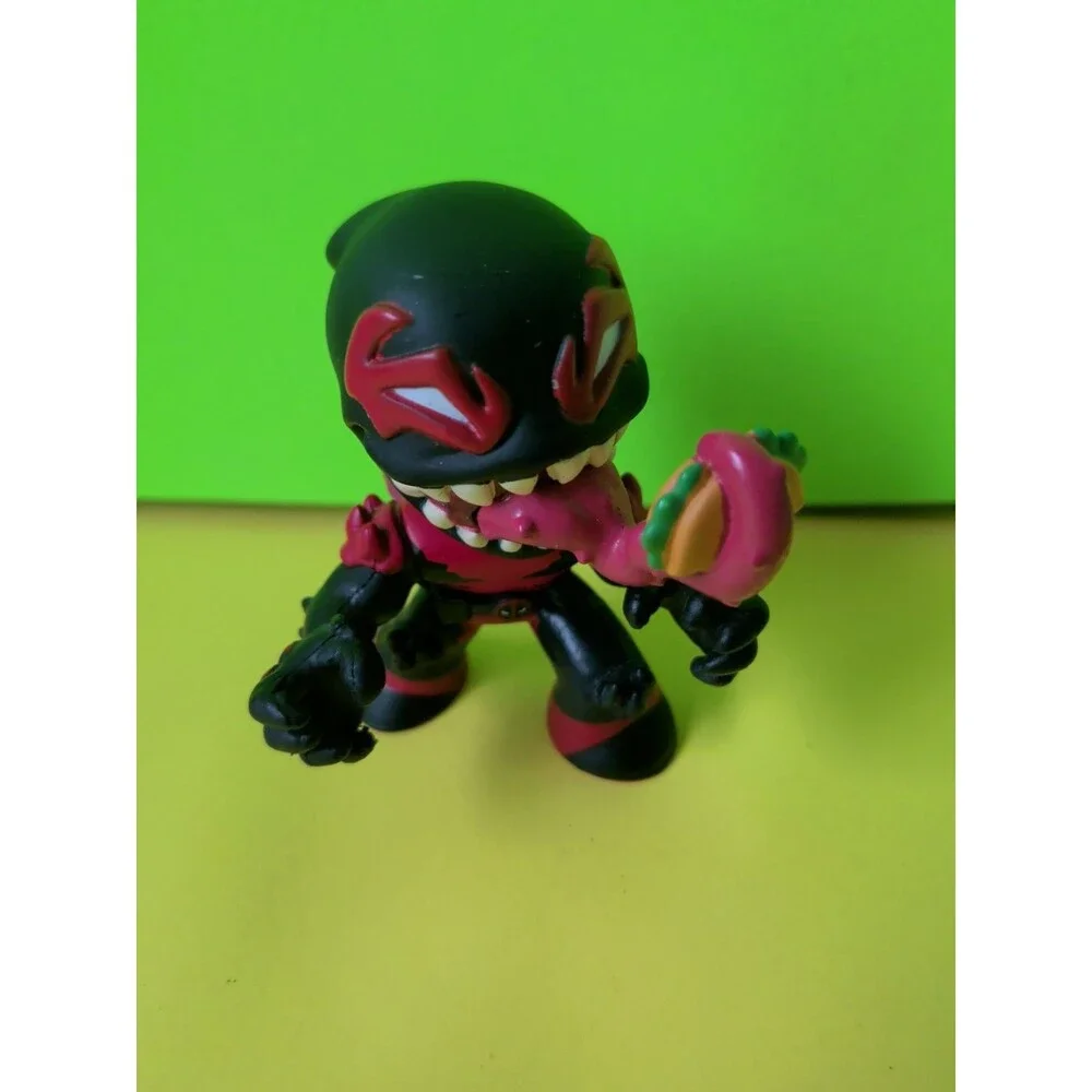 Funko Mini Venom Deadpool Marvel w/ Tongue & Taco Bobble Head